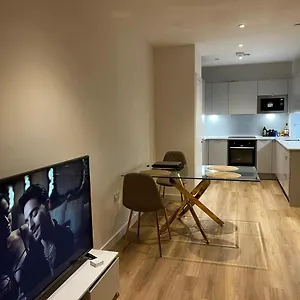 https://luxury-one-bedroom-flat.cambridgehotelsuk.com