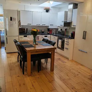 https://cambridge-city-centre-immaculate-2-bed-apartment.cambridgehotelsuk.com